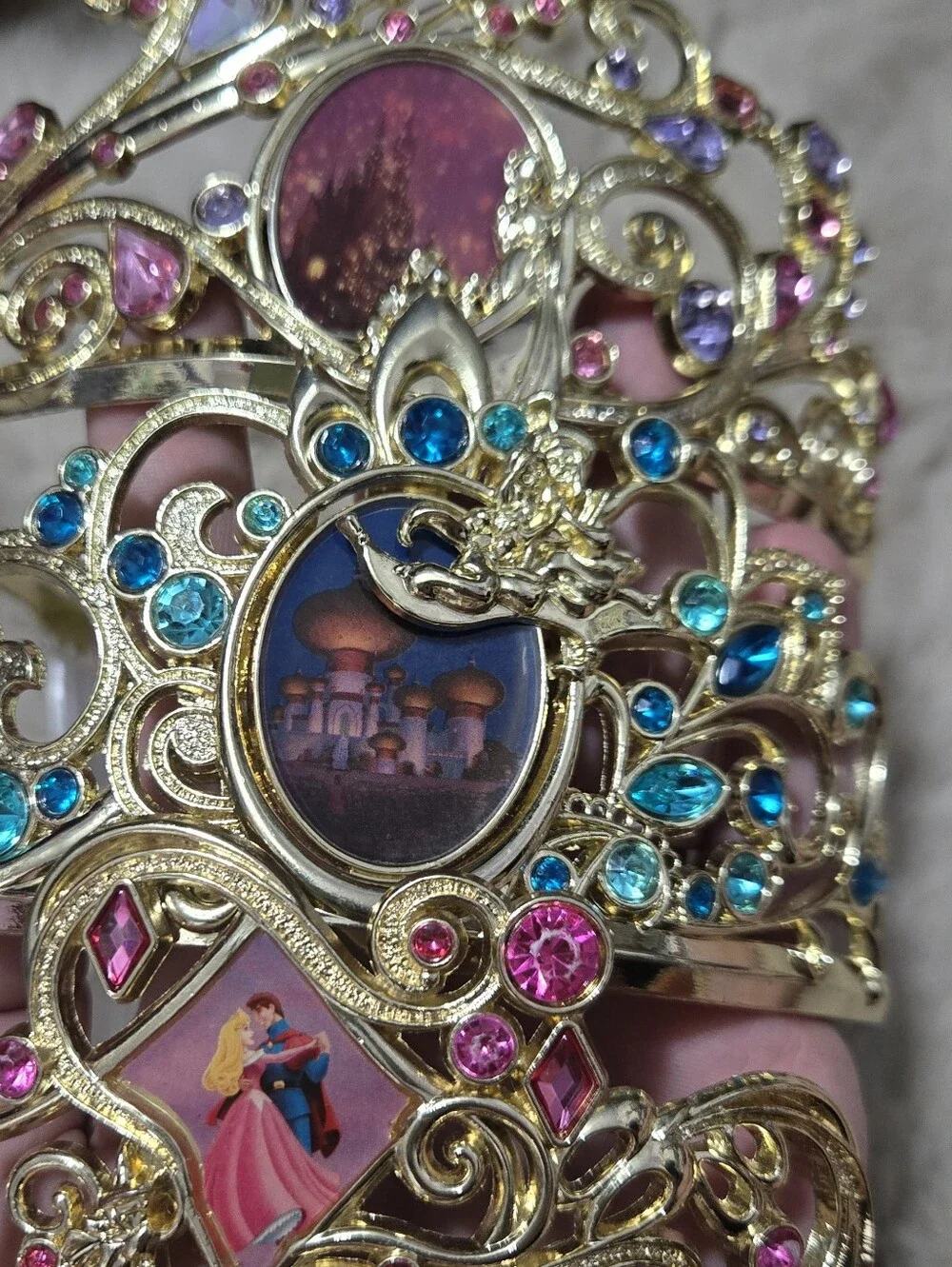 Disney Princess Gold Tone Heavy Crowns (3)